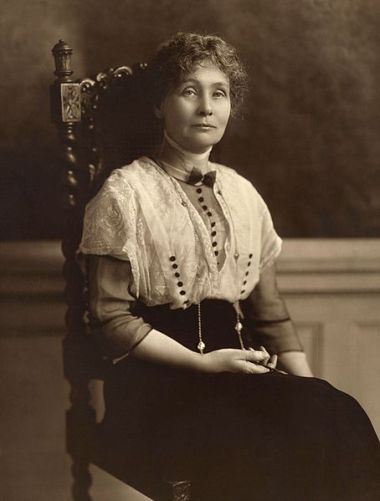 454px-emmeline_pankhurst2c_seated_28191329